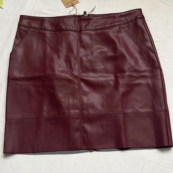 NWT Fahsyee Faux Leather High Waisted Stretchy Zipper Skirt - Picture 6 of 8